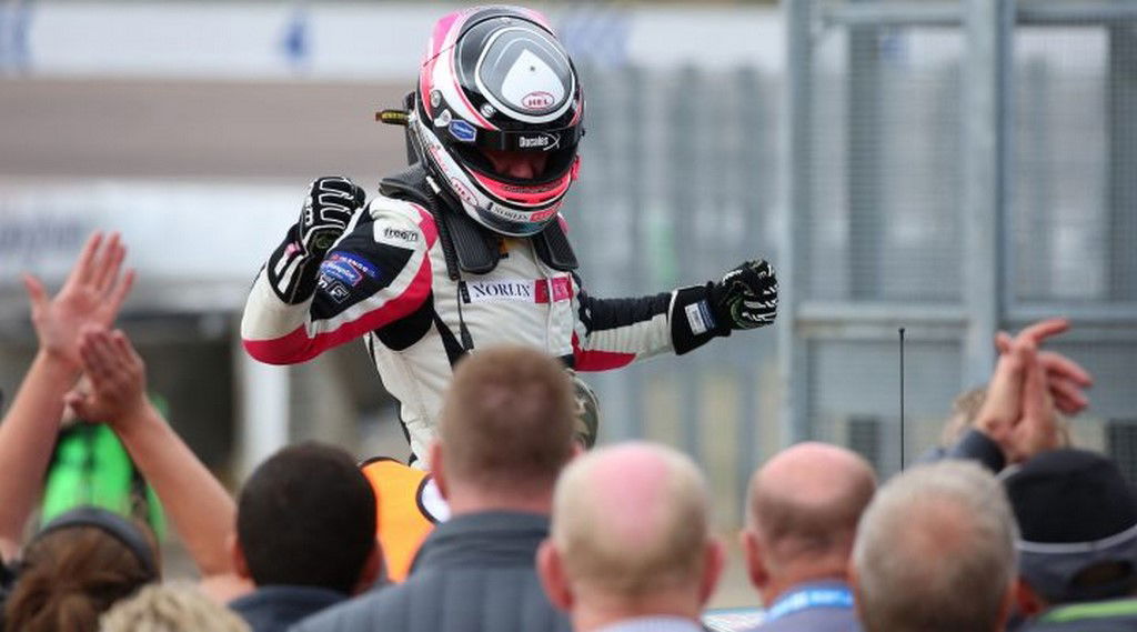 Turkington back in the lead after hard fought weekend